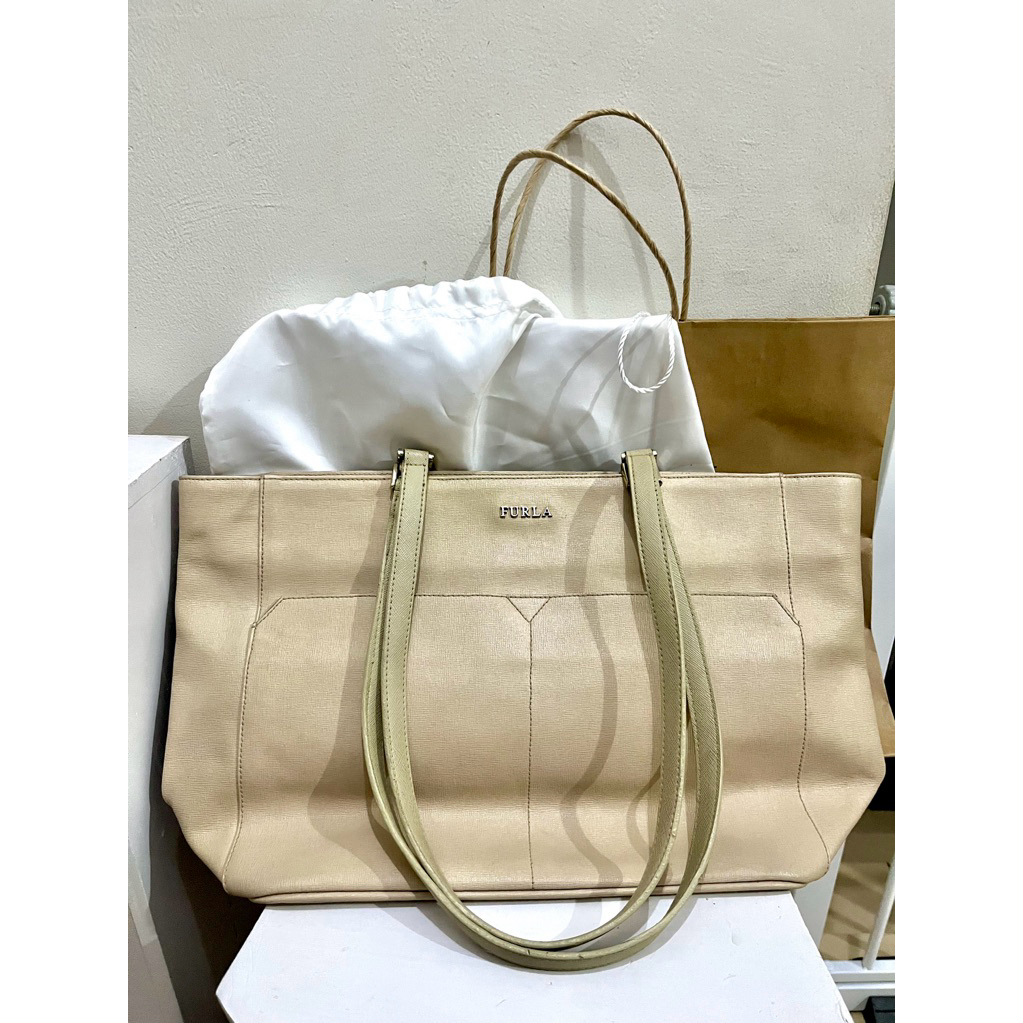 Tas FURLA ORI/Tas FURLA Authentic/TOTE FURLA original preloved/Tas Furla original preloved murah/Tot