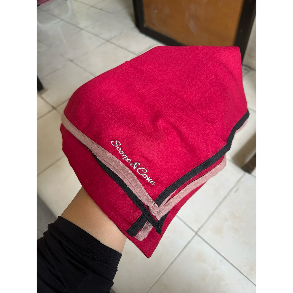 Preloved kerudung monel