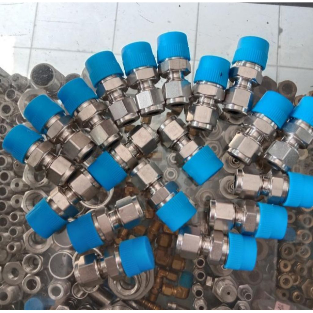 Male Connector 8MM OD x 3/8" NPT SS316 FD-LOK