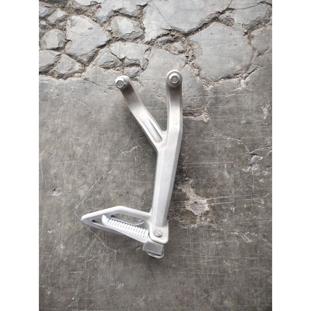 footstep/postep belakang r15 V3 (KANAN) original copotan
