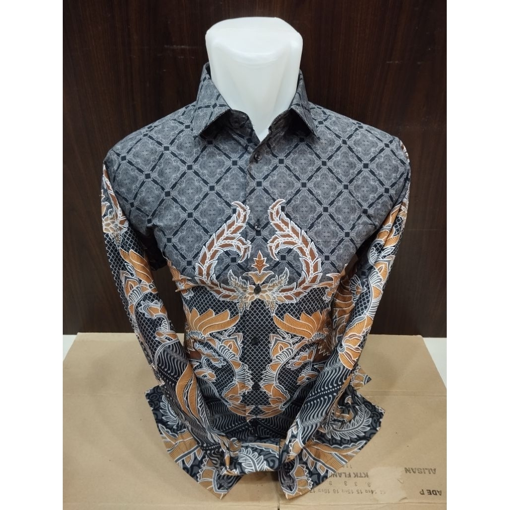 Alisan Kemeja Batik Pria Motif Pola Lengan Panjang Slimfit