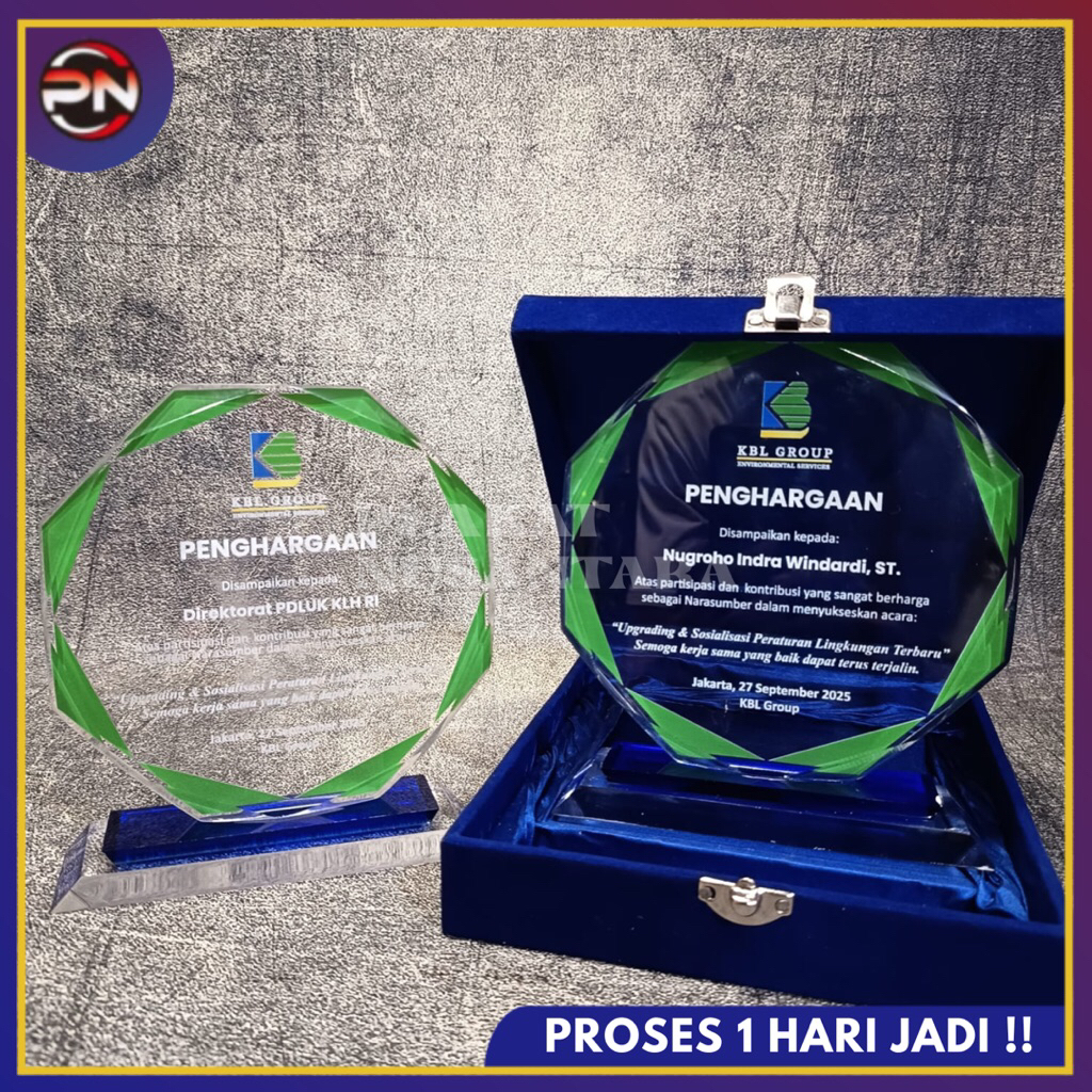 plakat akrilik custom | plakat akrilik 10mm | vandel akrilik 10mm | plakat akrilik 1cm