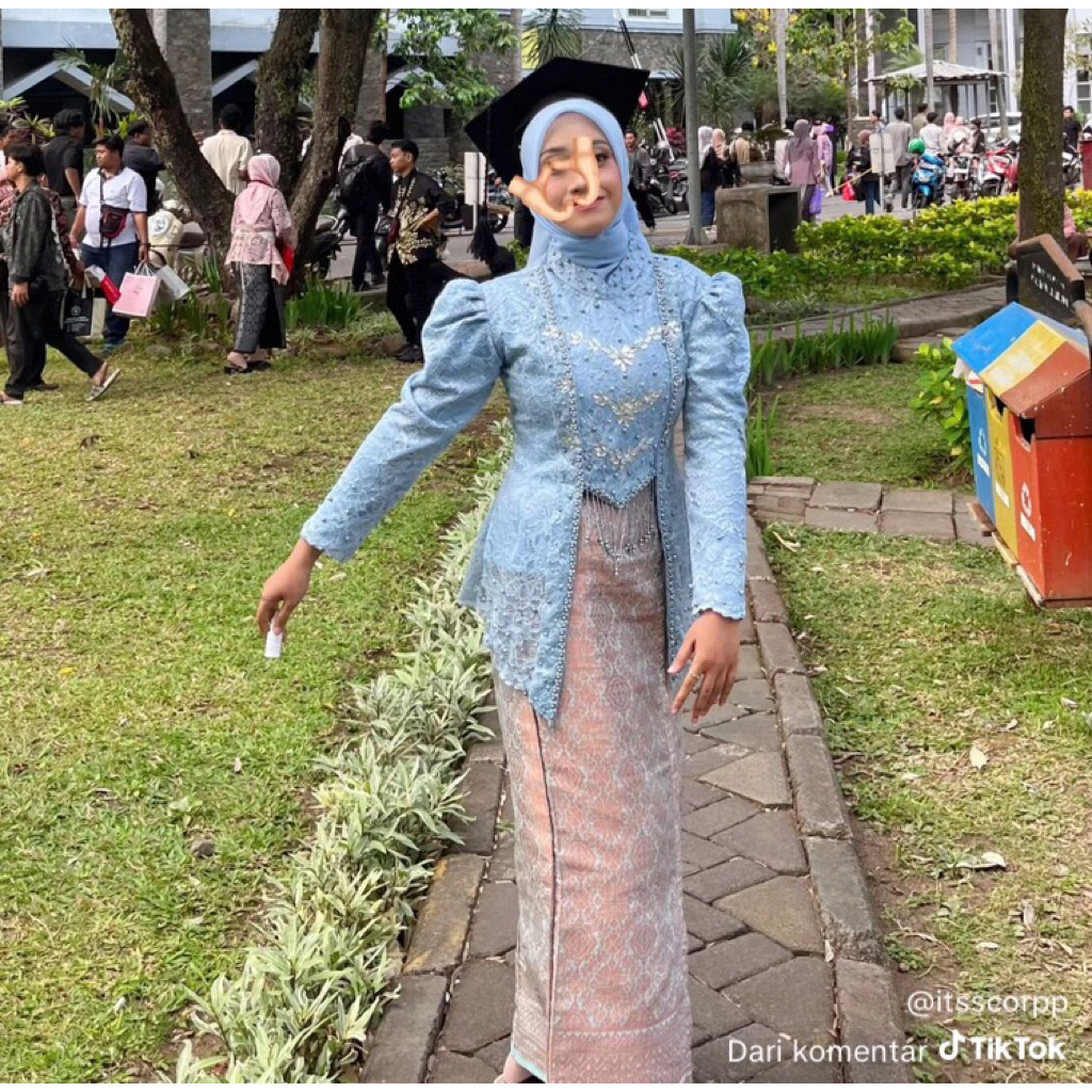 PREELOVED KEBAYA DAN HEELS