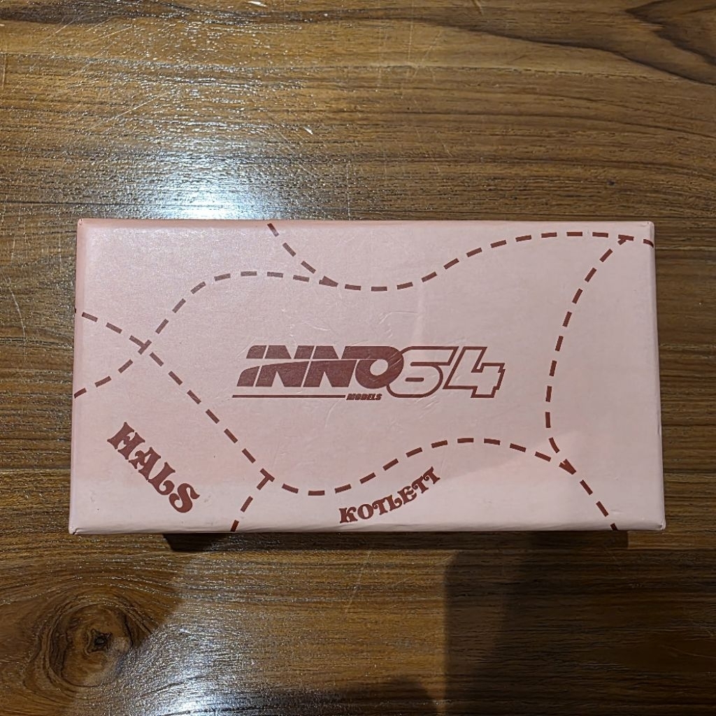 INNO64 LBWK Porsche Pink Pig