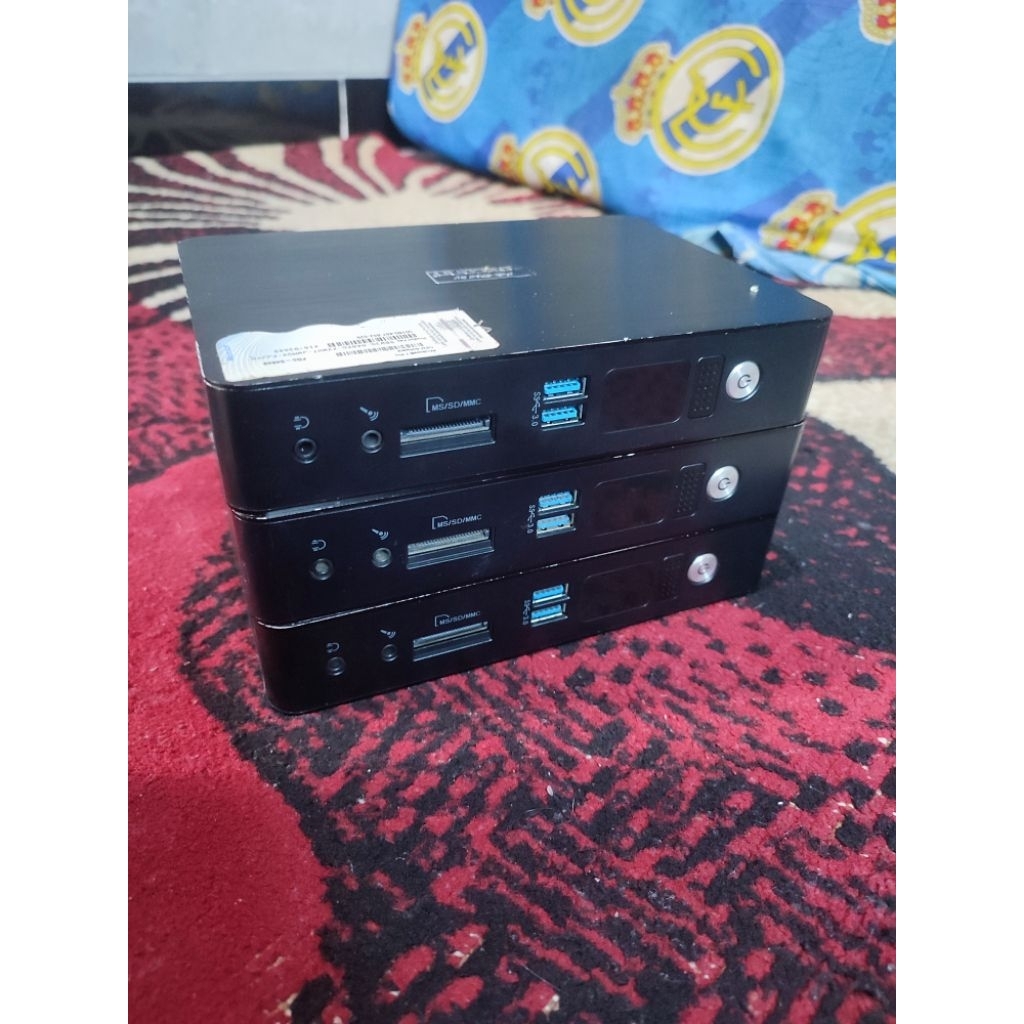 Mini PC FOXCONN NANO PC i3 3217U