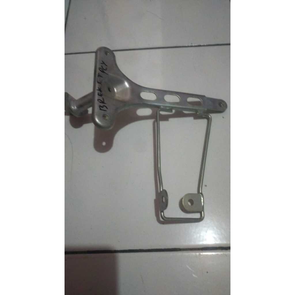 breket kedudukan ecu motor pcx
