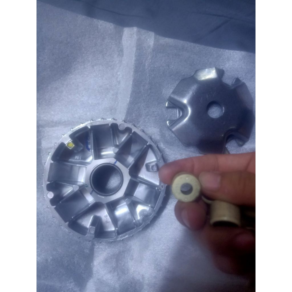 rumah roller dan tutup rumah roller beat karbu original copotan