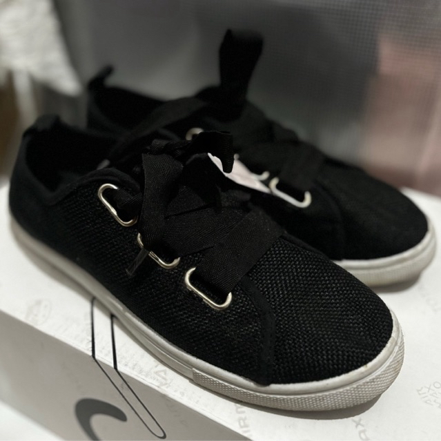 Sepatu Rubi Wanita - Black