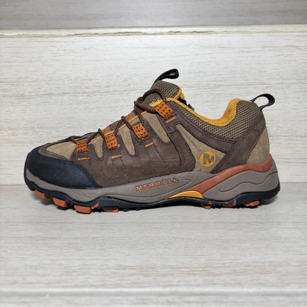 SEPATU OUTDOOR TREKKING HIKING & RUNNING MERRELL BOA SYSTEM / TALI PUTAR SECOND ORIGINAL  [ MURAH ]