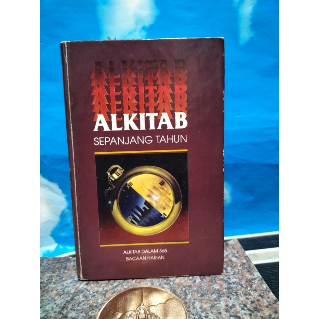 BUKU BEKAS ALKITAB SEPANJANG TAHUN BACAAN HARIAN