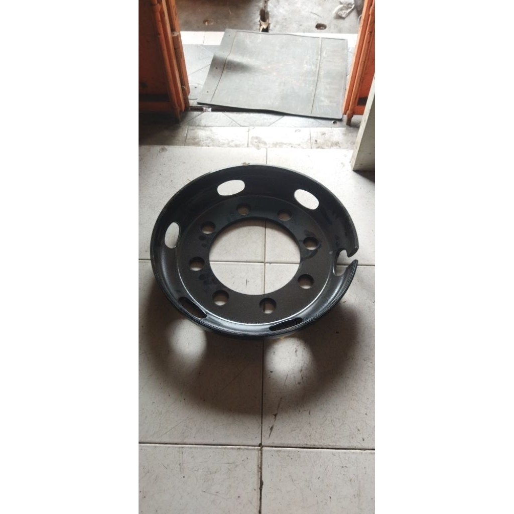 Topi velg / daun velg / mangkok velg Lobang 8 Fuso, Hino, Giga
