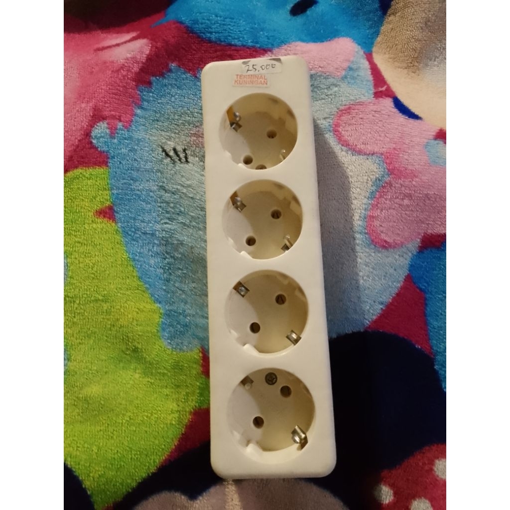 Colokan listrik 4 lubang tanpa kabel  (TRB75)