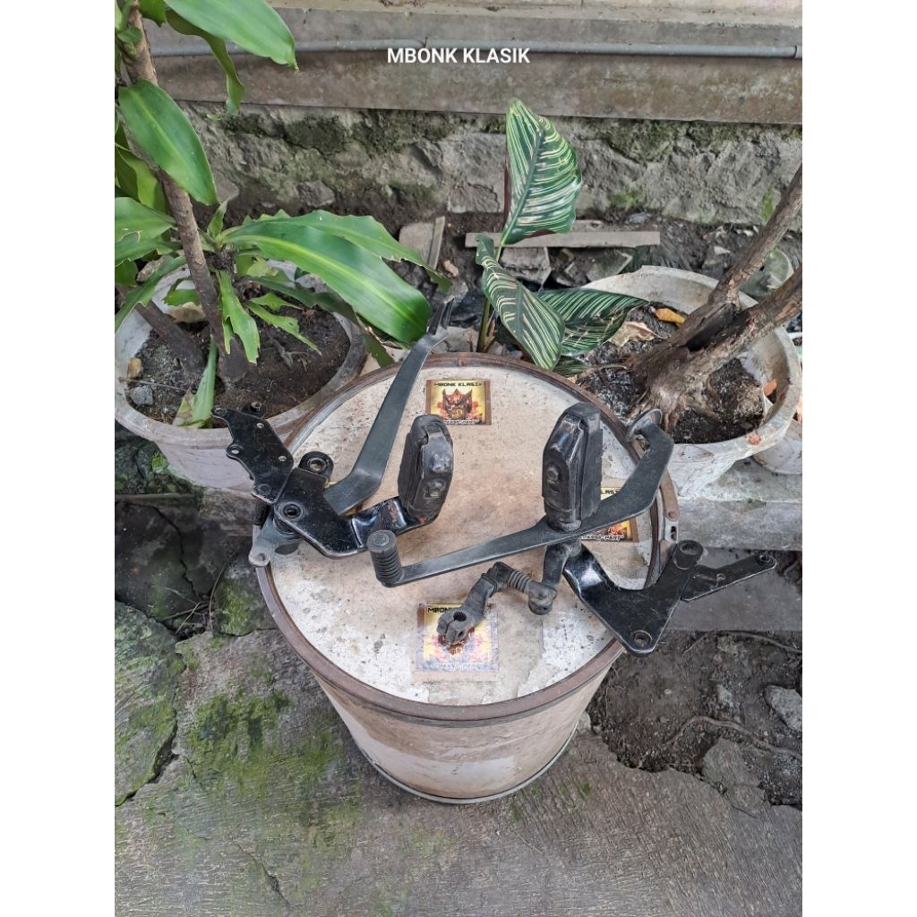 foot step depan supra gtr 150 sonic 150 r ORIGINAL footstep depan honda supra gtr sonic postep supra