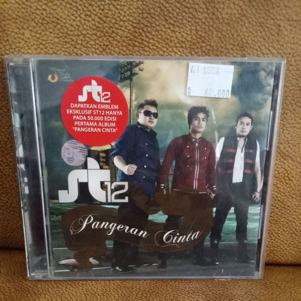 CD Compact Disc ST 12 - Pangeran Cinta