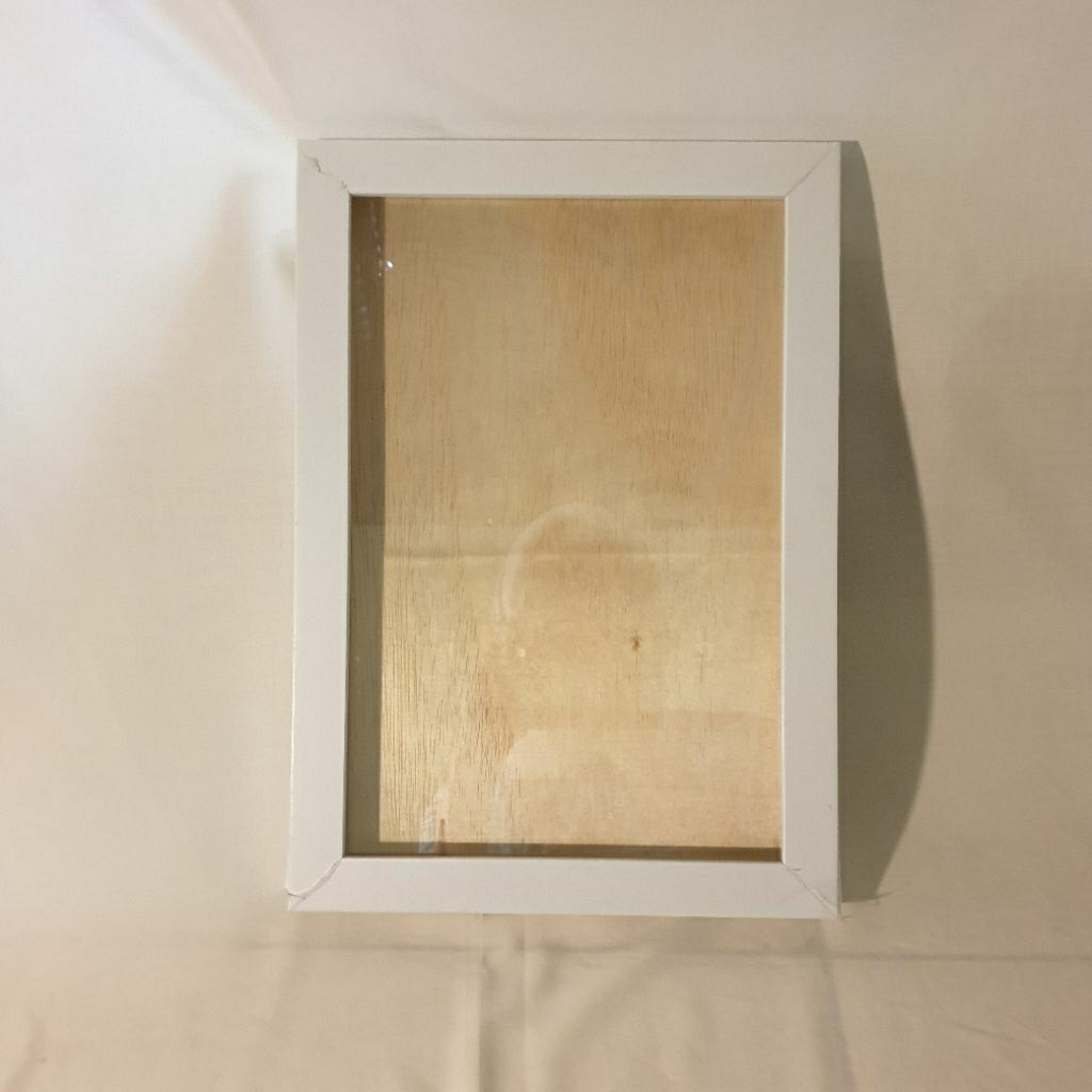Frame Figura Kaca White - Size A4
