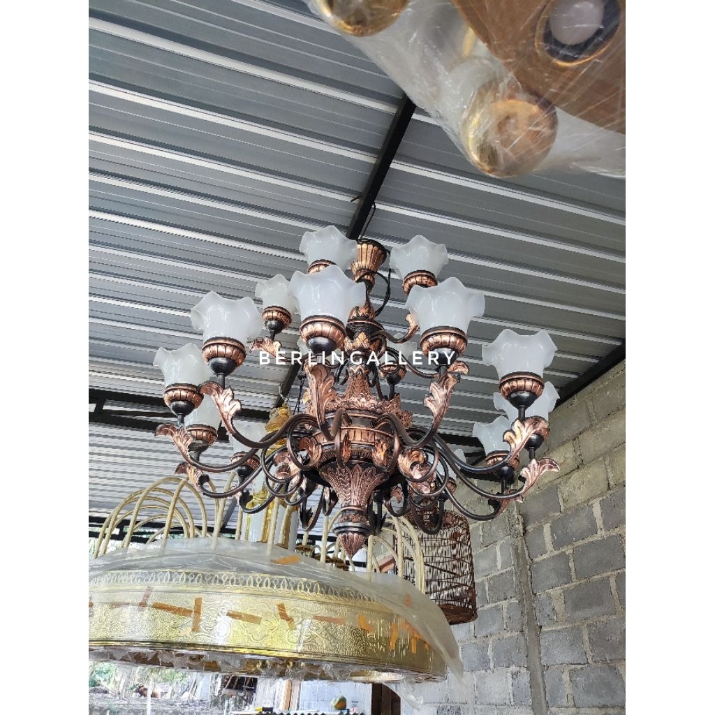 Lampu Gantung Tembaga Diameter 1 Meter – 18 Tangkai