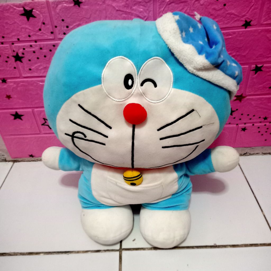boneka Doraemon jumbo bahan miniso