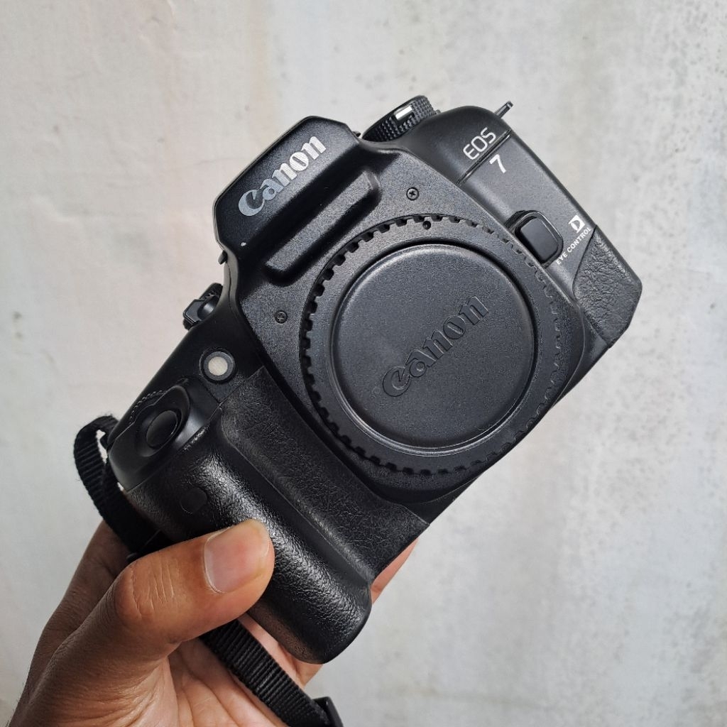 kamera analog Canon Eos 7E / Canon Elan 7E not nikon fm2 fm3a f3 f4 f4 f100 or minolta x700 leica ol