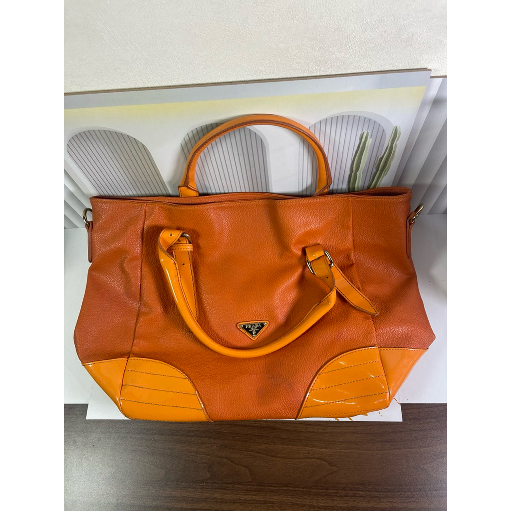 Prada Leather Tote bag