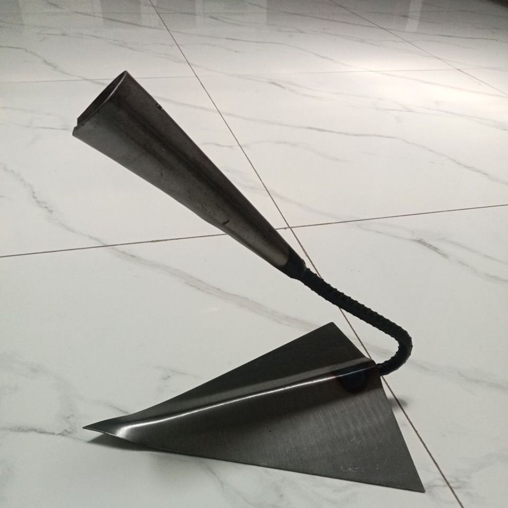 cangkul segitiga,cangkul tip baja putih