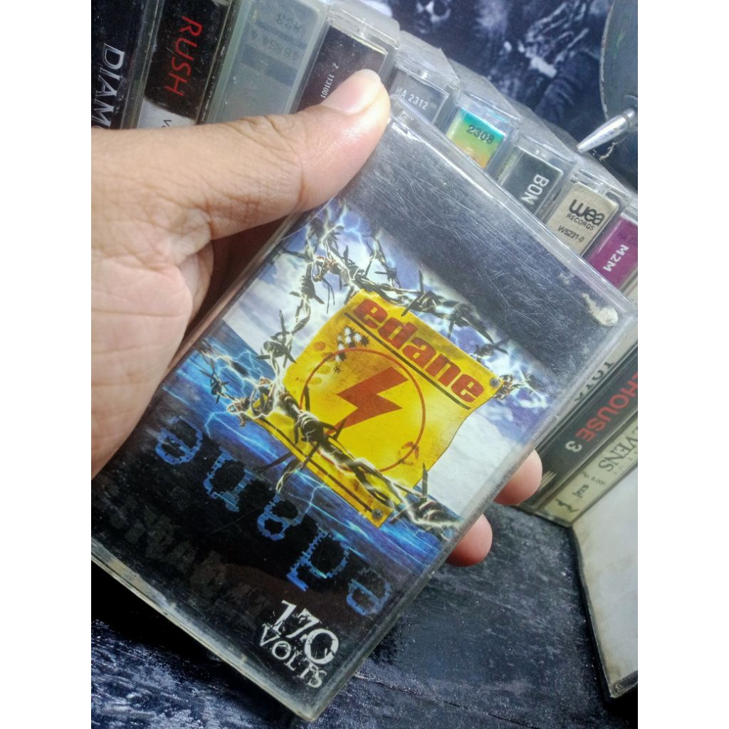 Kaset Edane - 170volts