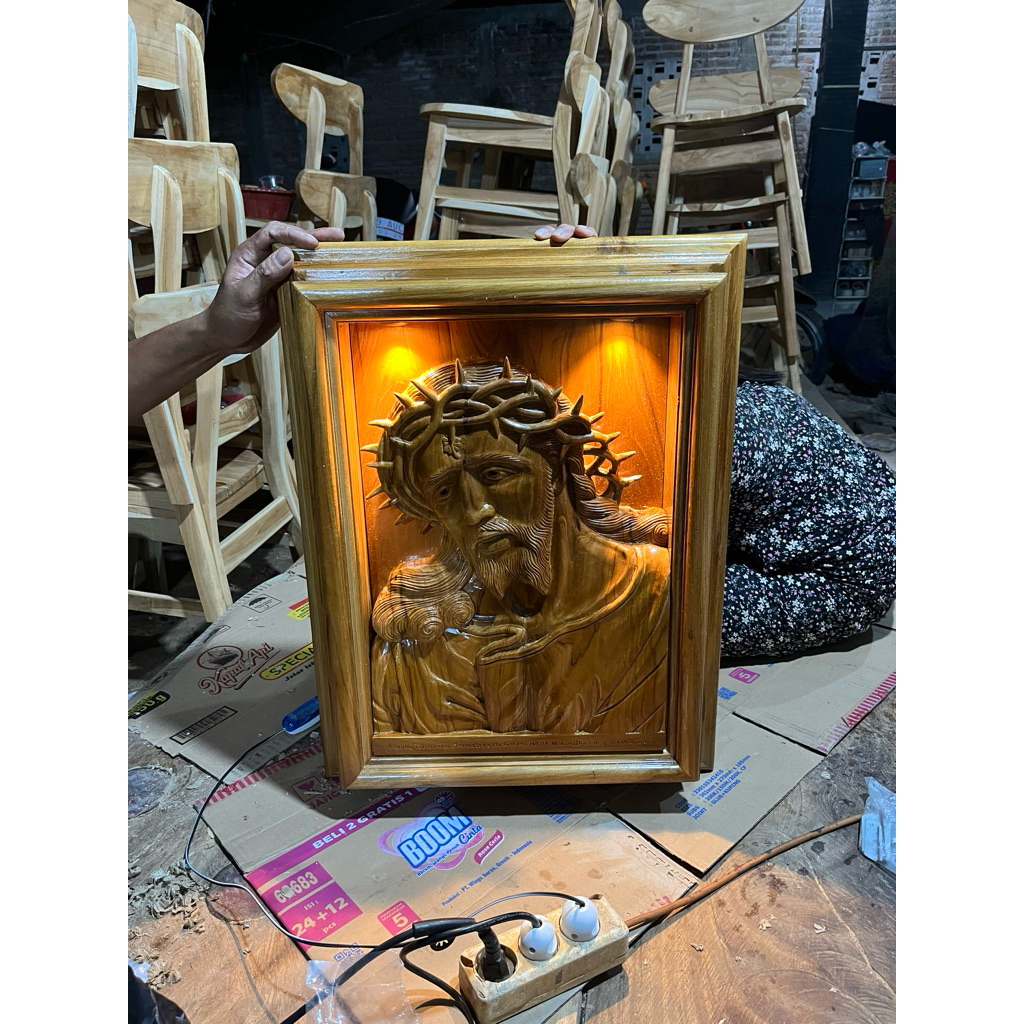 Hiasan Yesus Mahkota Berduri