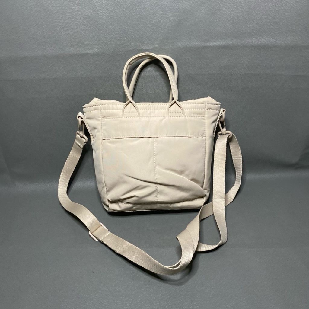 UNIQLO Tas Round Mini Ultra Mini Quilted Shoulder Bag (Water Repellent) Second Slingbag Uniqlo Bekas
