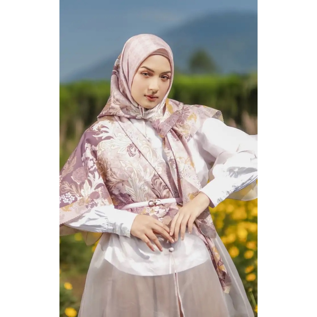 MUDA OFFICIAL - Fleur Scarf Pink / Hijab Motif Segi Empat