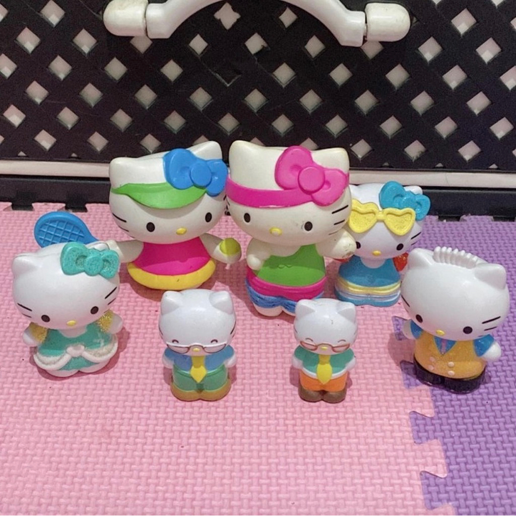 Mainan figure Mcd Kfc, hello kitty glitter, sanrio 7pcs preloved.