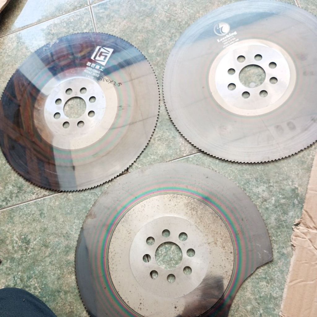 HSS DM05 BAHAN PISAU TAJI