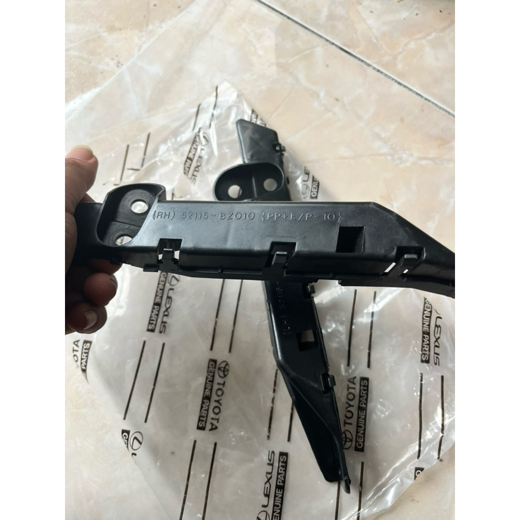 Bracket bumper depan Avanza Xenia lama 2004-2011