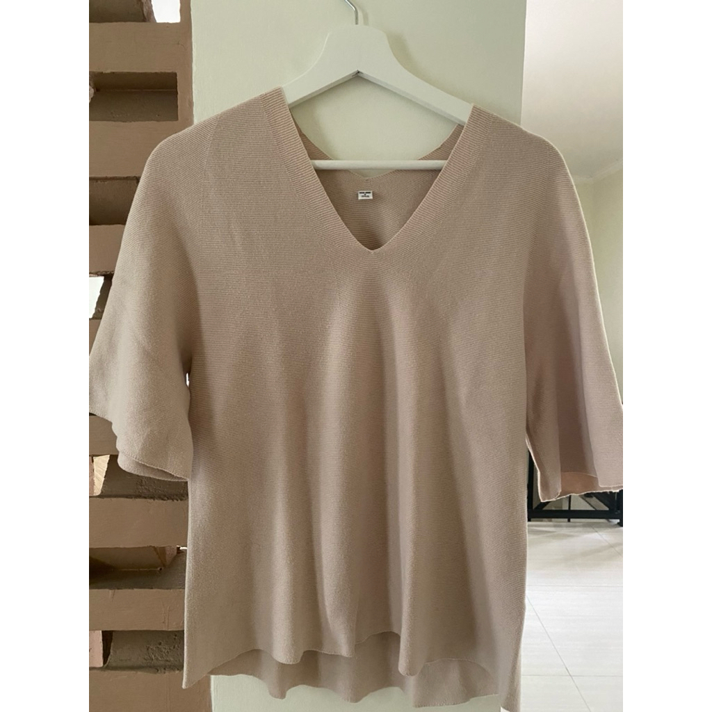 Uniqlo 3D knit blouse