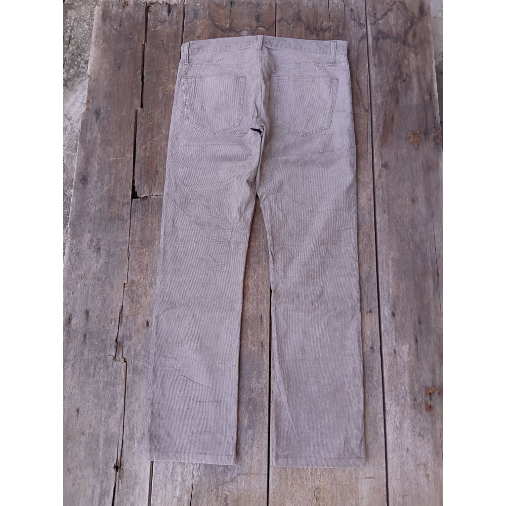 celana uniqlo corduroy slim straight size 32 second