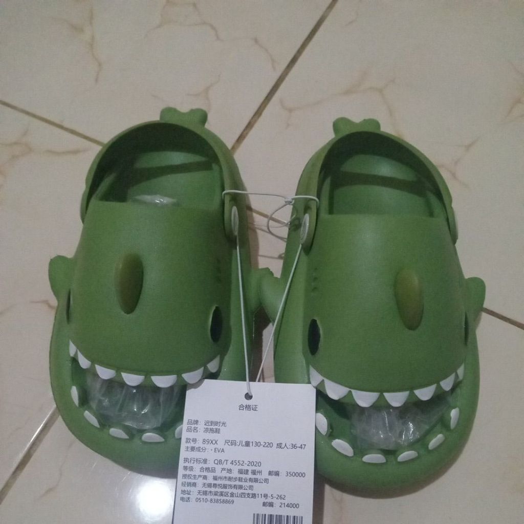 sandal anak baby shark