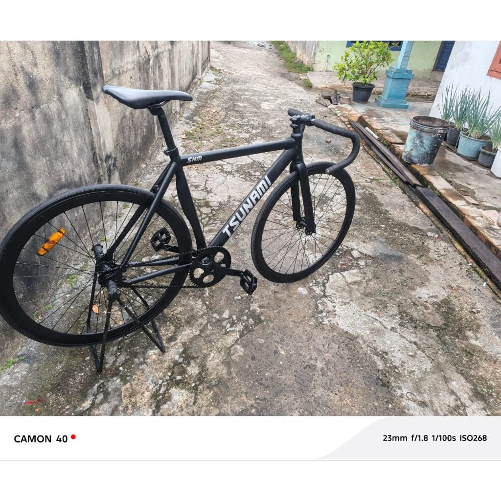 fixie tsunami repaint basic soloist 77