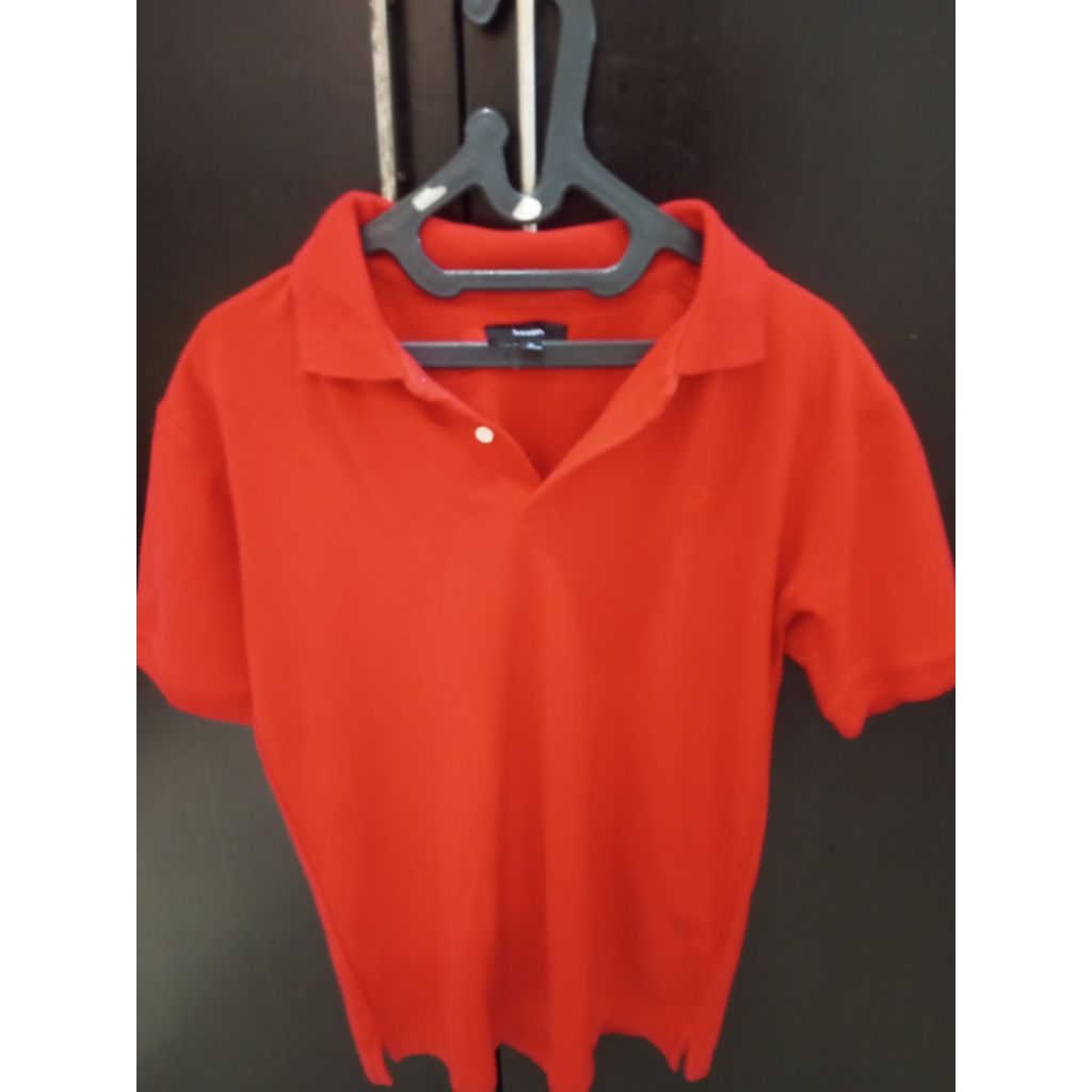 polo kerah merah bossini size M