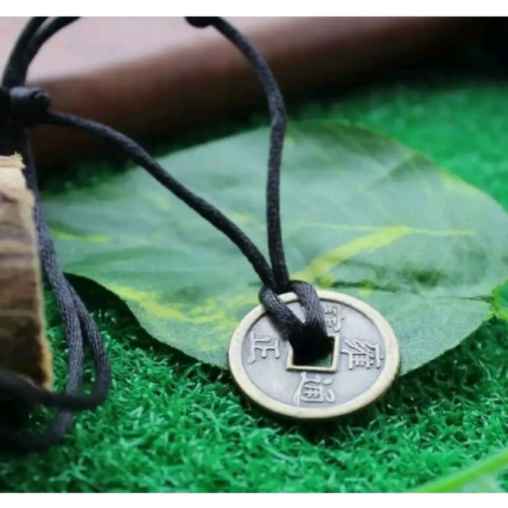 Kalung Tali Hitam Liontin Koin Cina - Aksesoris Fashion Premium Pria dan Wanita