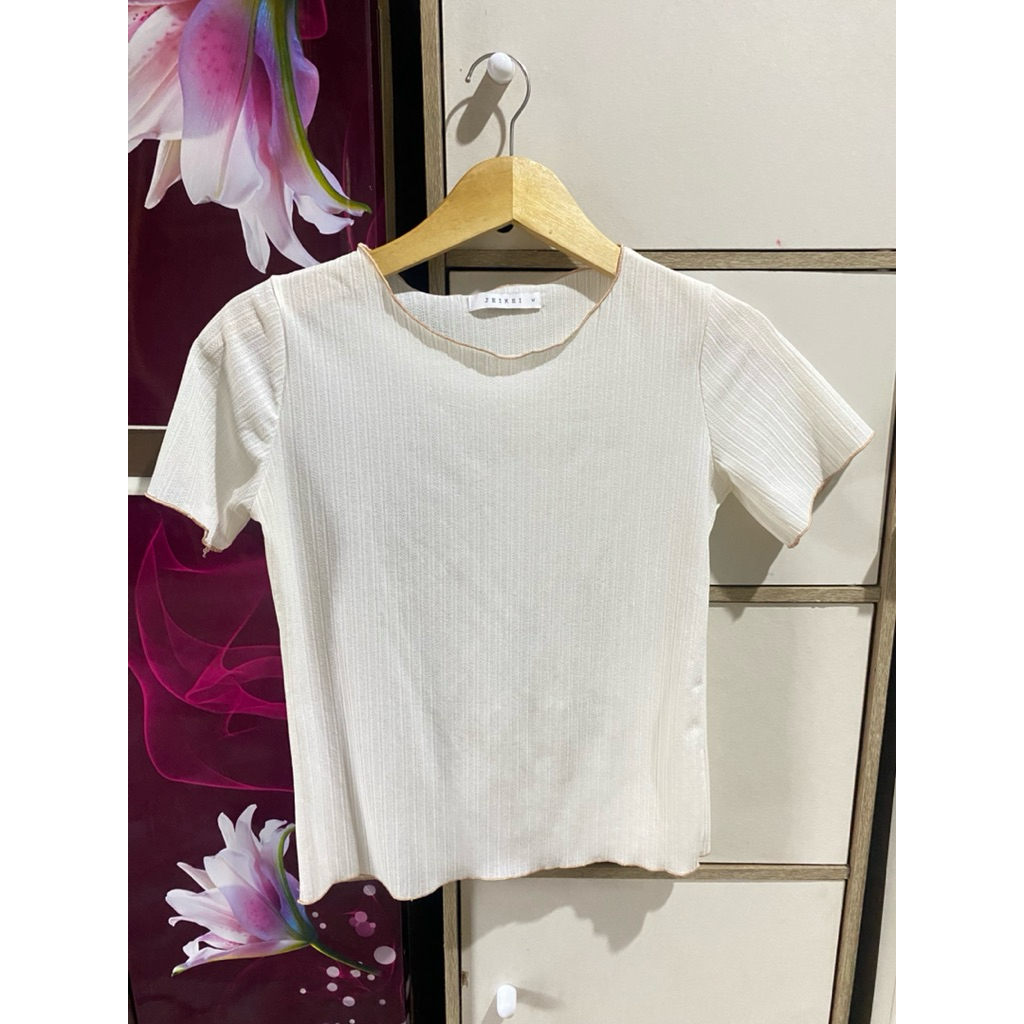 kaos putih/ baju wanita slimfit brand jeikei