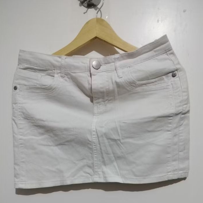 Preloved Rok mini jeans putih