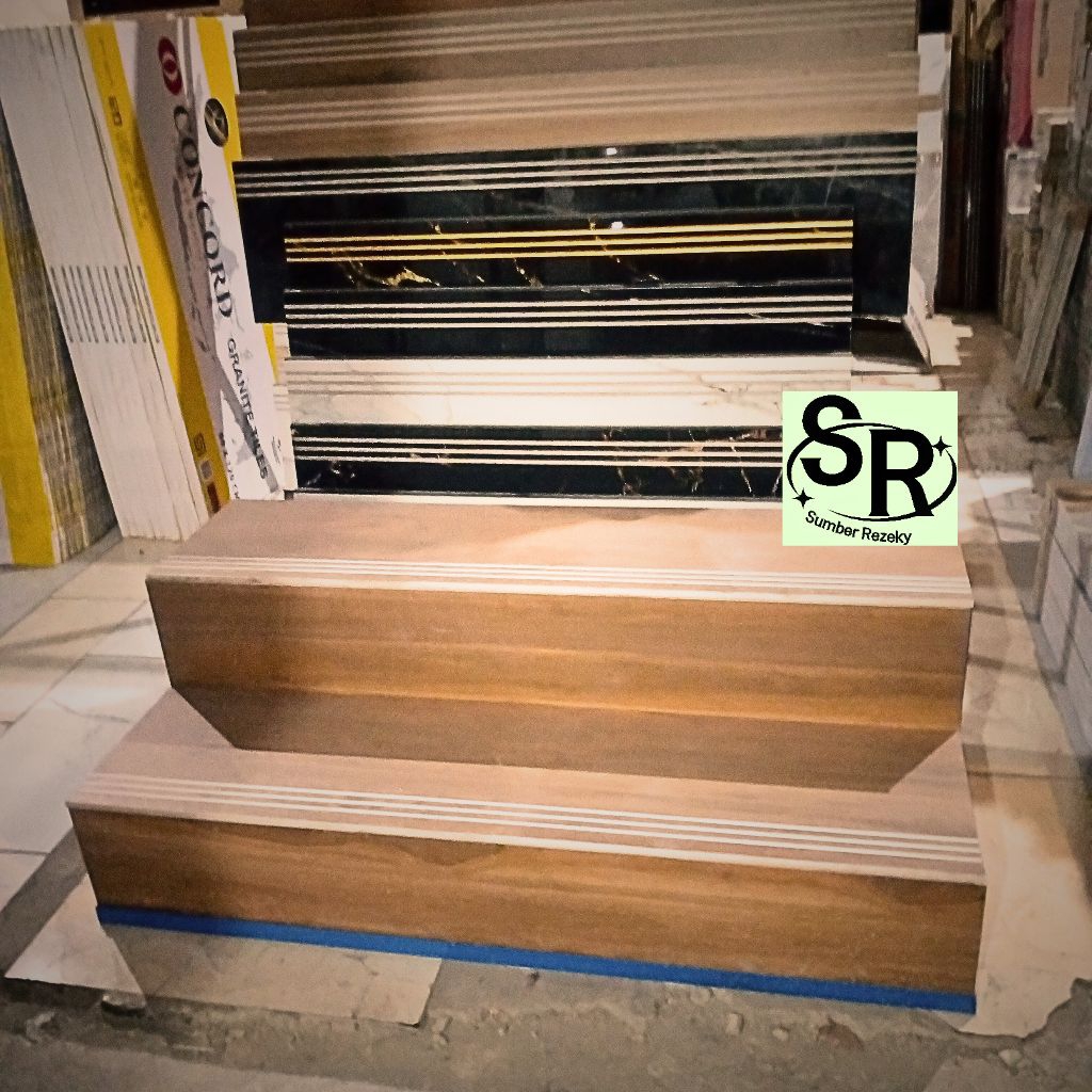 Granit tangga motif kayu jati brown 30x100&20x100