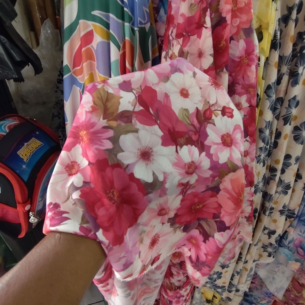KAIN KATUN RAYON VISCOSE PREMIUM MOTIF BUNGA BESAR - KAIN RAYON MOTIF KEMBANG BESAR HARGA PERSETENGA