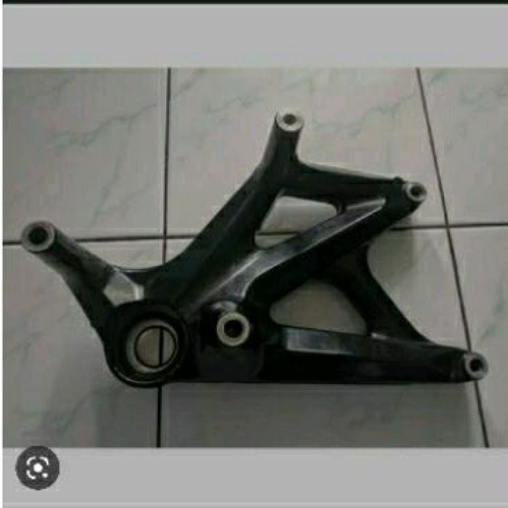 arm dudukan knalpot Vario 125 old original