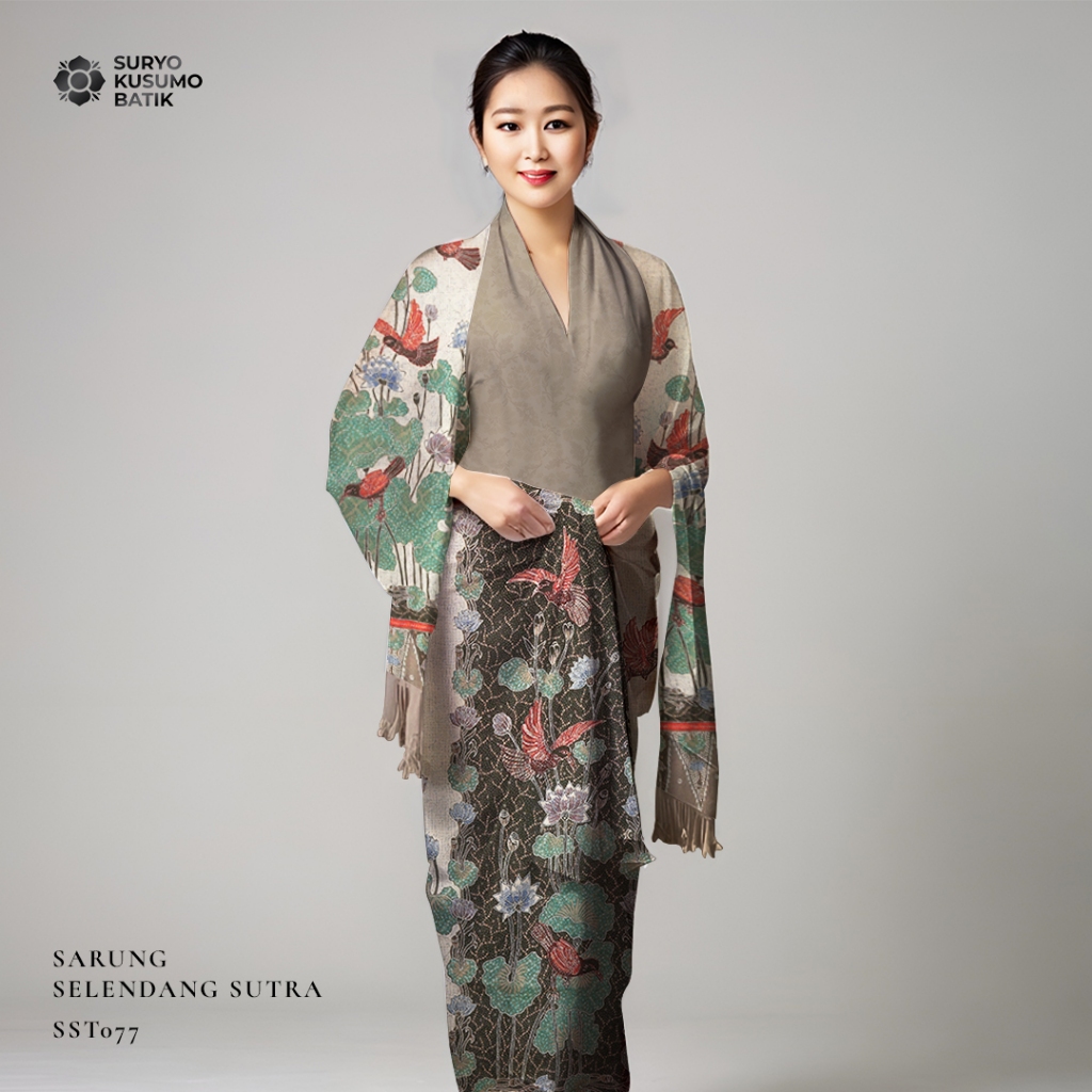 Suryo Kusumo Batik - Kain Batik Tulis Sarung Selendang Sutra Wanita  SLS6