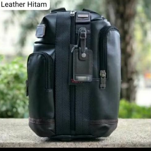 tas tumi saratoga leather black