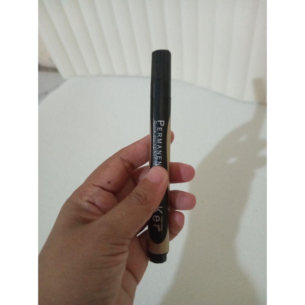 spidol permanen esco