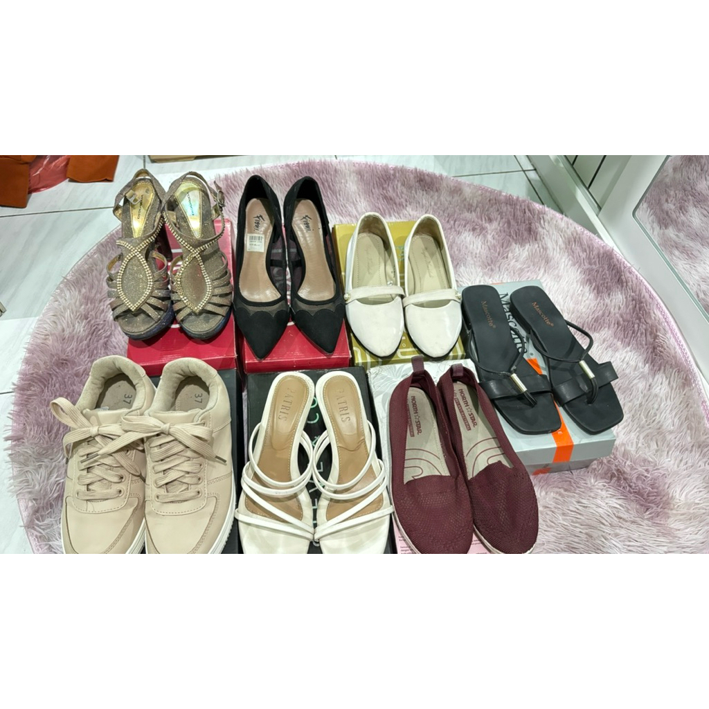 Preloved sandal heels defect