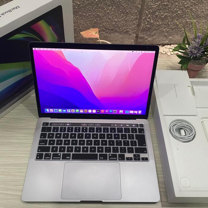 MacBook Pro M1 8/256gb grey