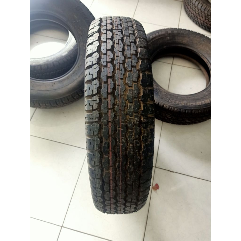 Ban Bridgestone Dueler D689 205/R16C