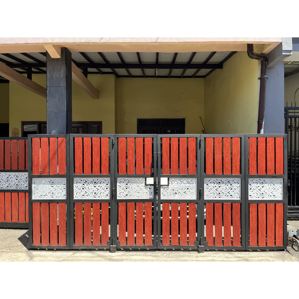 Pagar Rumah Besi Woodplank Plat Cutting Modern Bergaransi