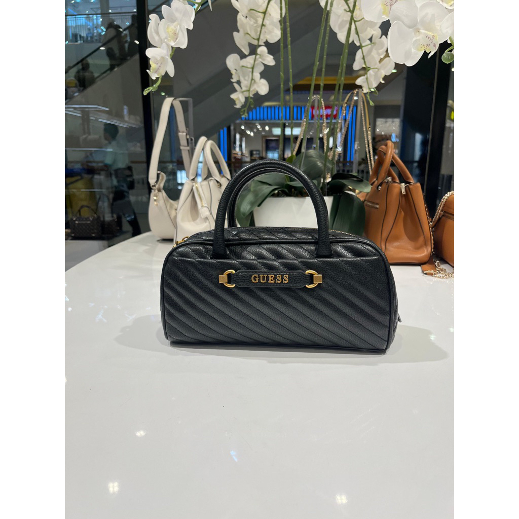 SELA BOX SATCHEL - TAS GUESS ORIGINAL WANITA